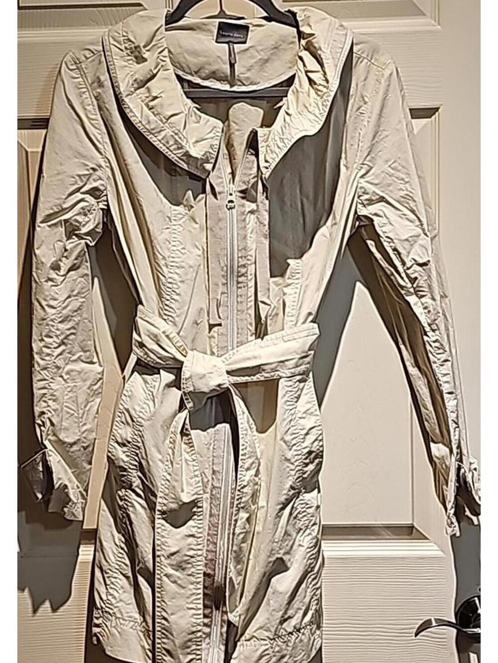 Kristin Davis trench coat size M